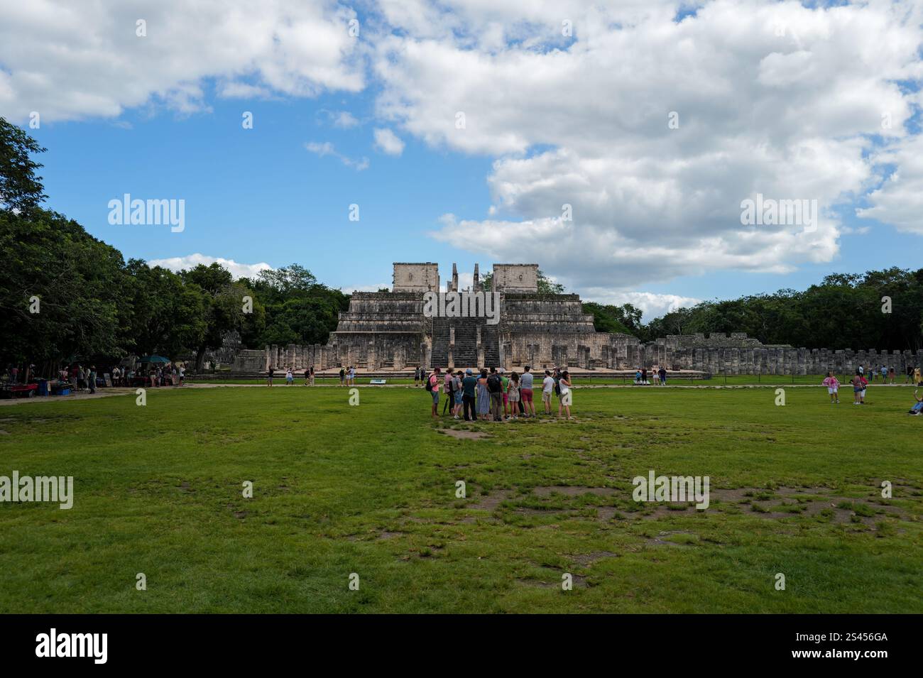 Iconic ancient Mayan religious ruins of Chichén-Itzá in the heart of ...