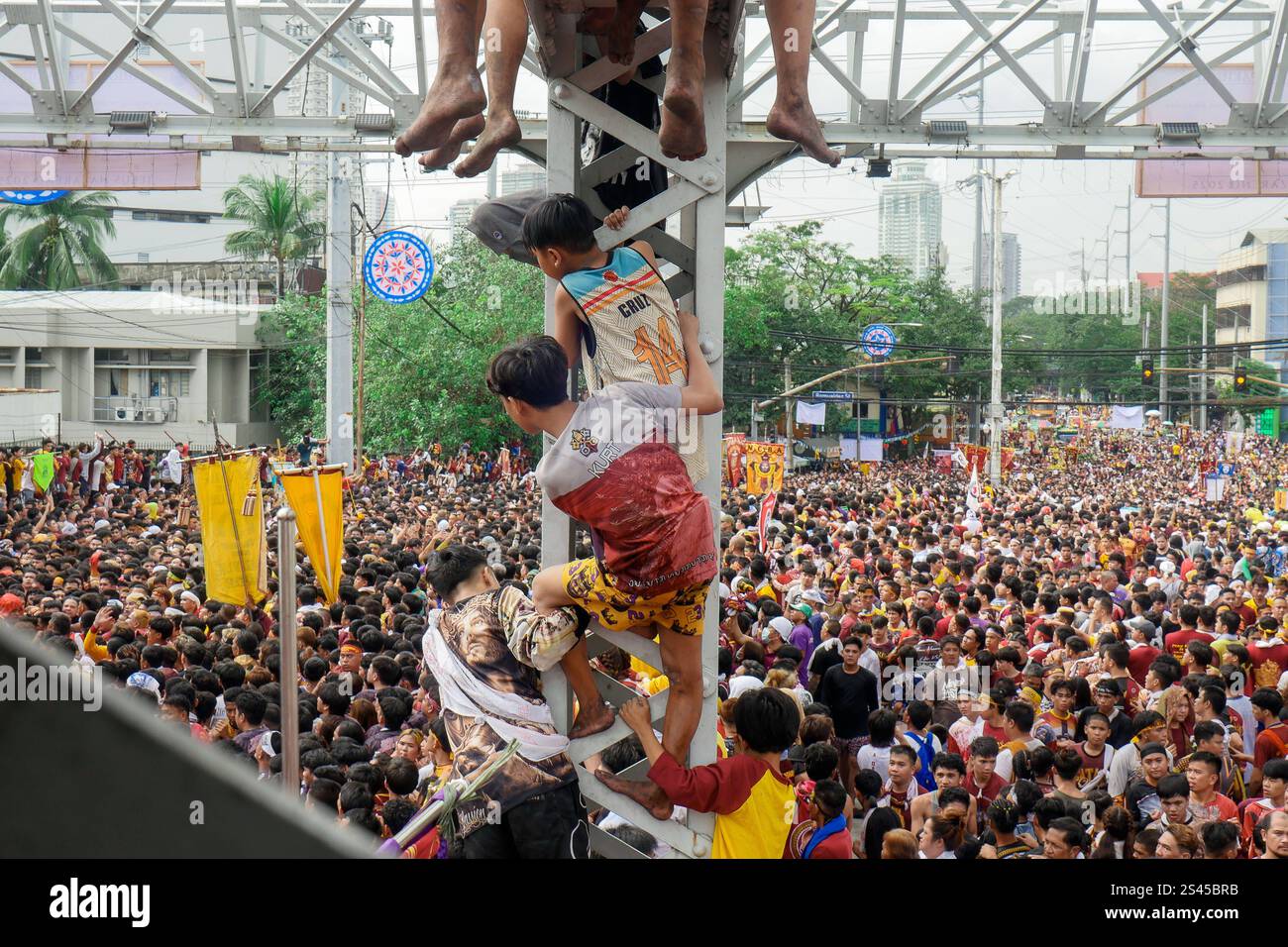 Translacion of the Black Nazarene 2025, Philippines Participants take