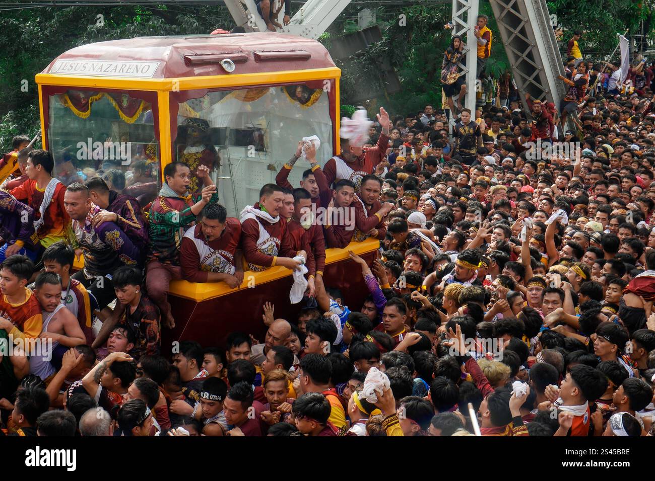 Translacion of the Black Nazarene 2025, Philippines Participants take