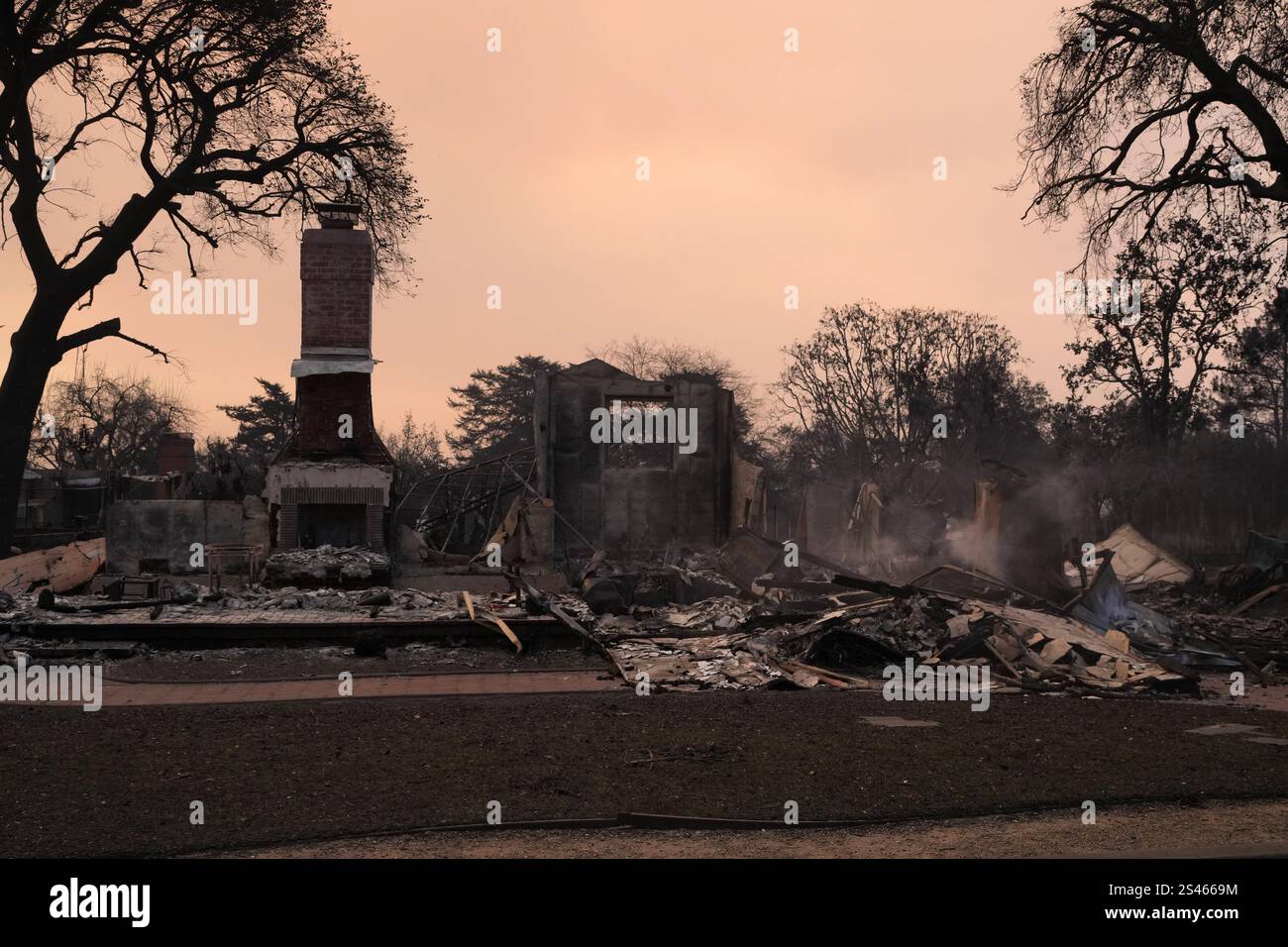 Altadena, United States. 09th Jan, 2025. A burned home from the Eaton ...