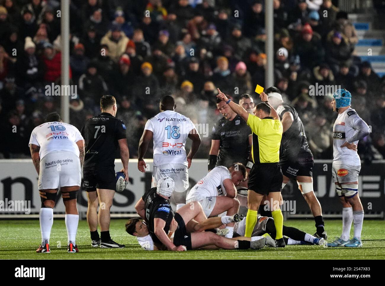 Glasgow Warriors' Matt Fagerson being shown a yellow card during the