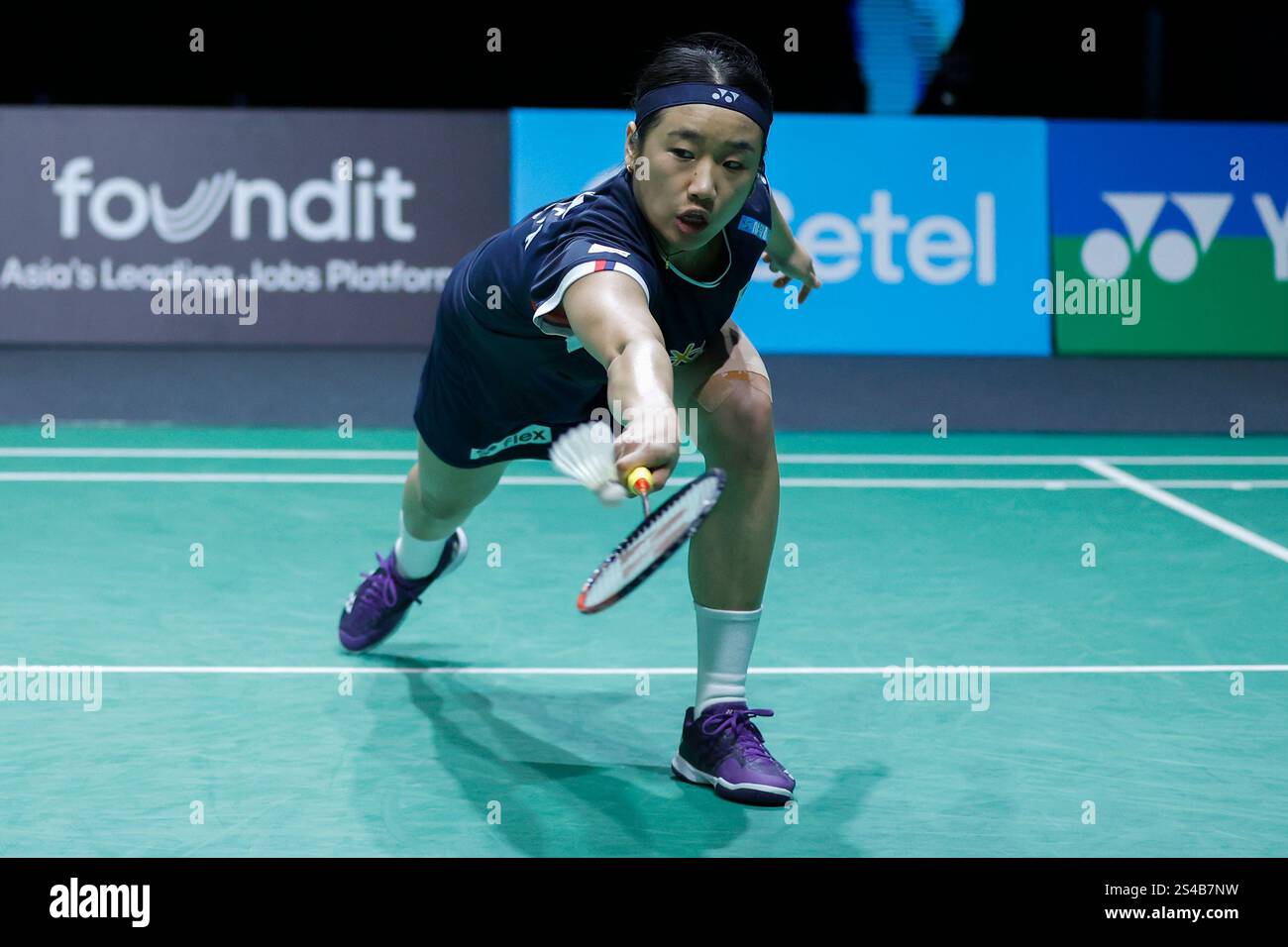 An Se Young of Korea plays against Ratchanok Intanon of Thailand during