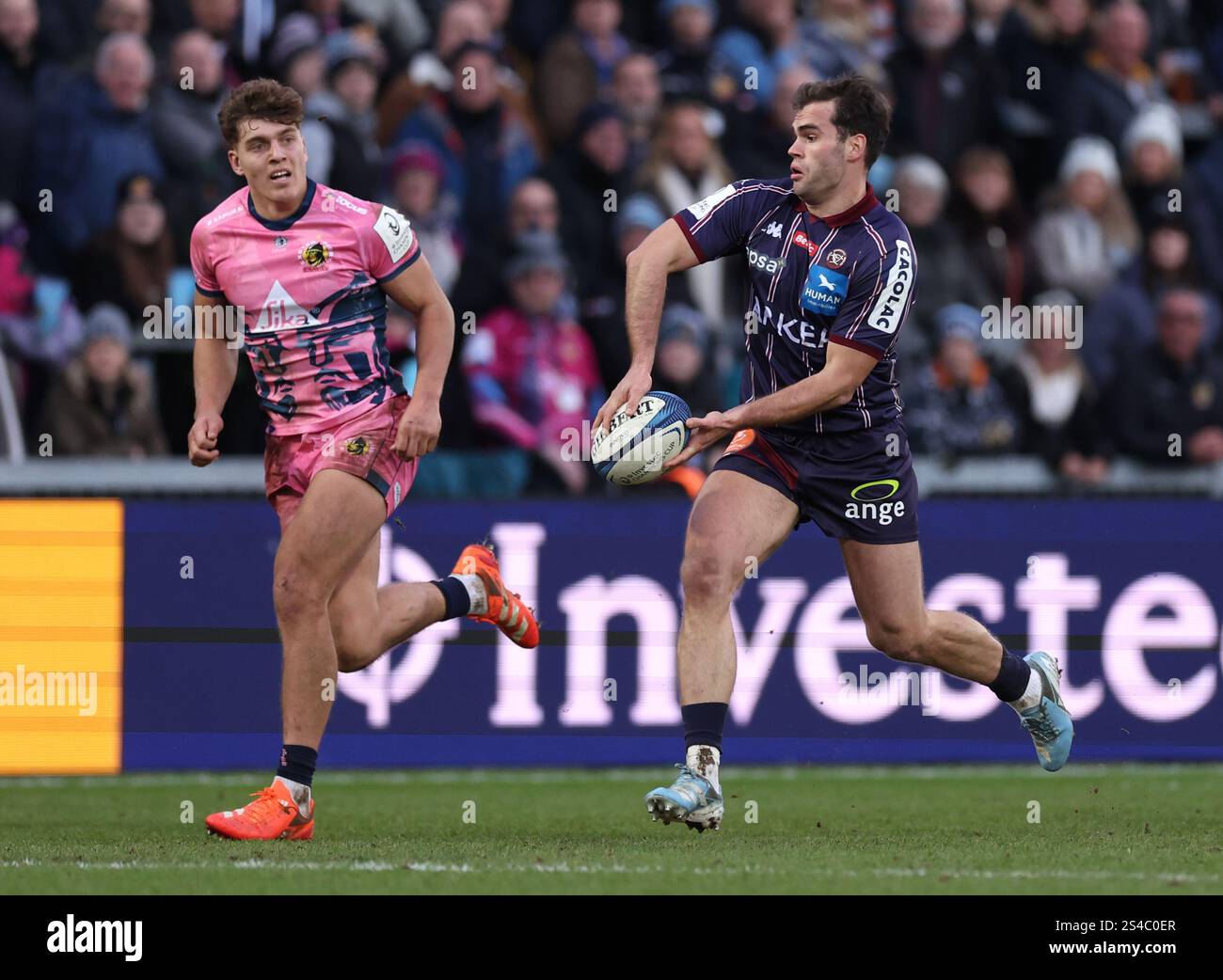 Bordeaux Begles' Damian Penaud (right) on the ball during the Investec