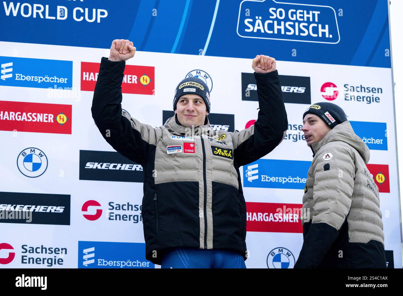 Yannick Mueller Armin Frauscher Oesterreich Jubeln Auf Dem Podium yannick-mueller-armin-frauscher-oesterreich-jubeln-auf-dem-podium