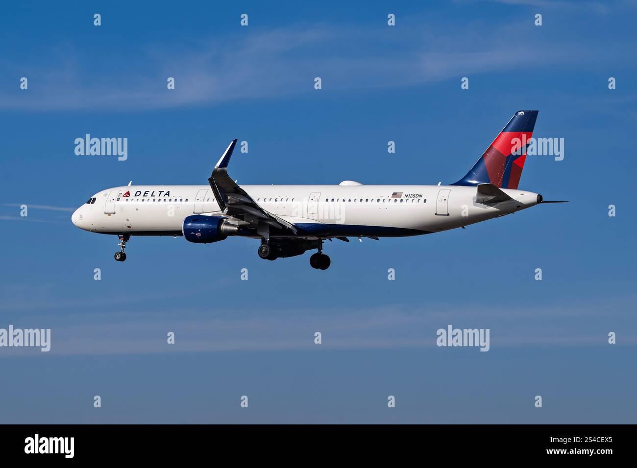 Sky Harbor International Airport 12-31-2024 Phoenix, AZ USA Delta ...