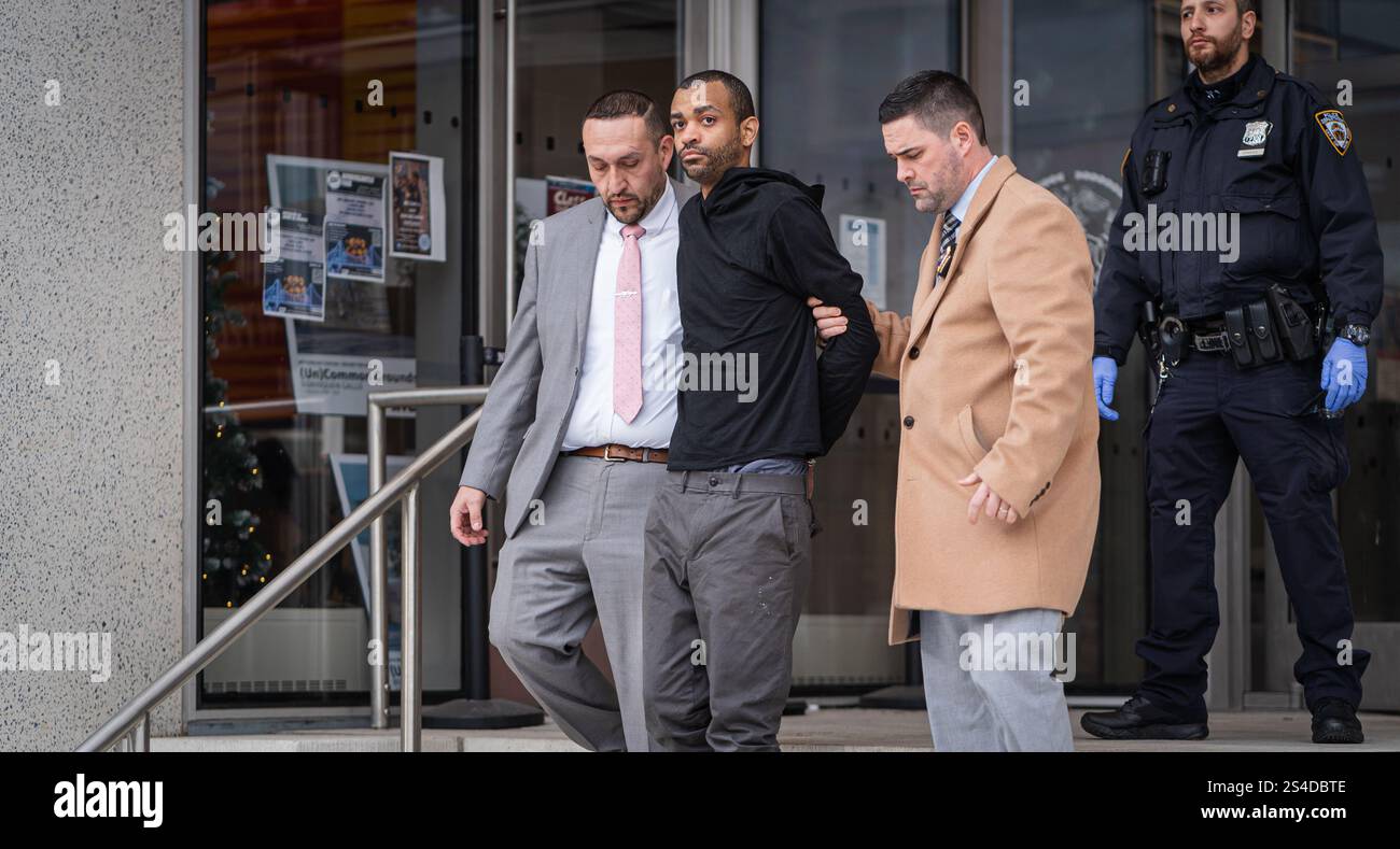 Murder victim with multiple stab wounds hi-res stock photography and ...