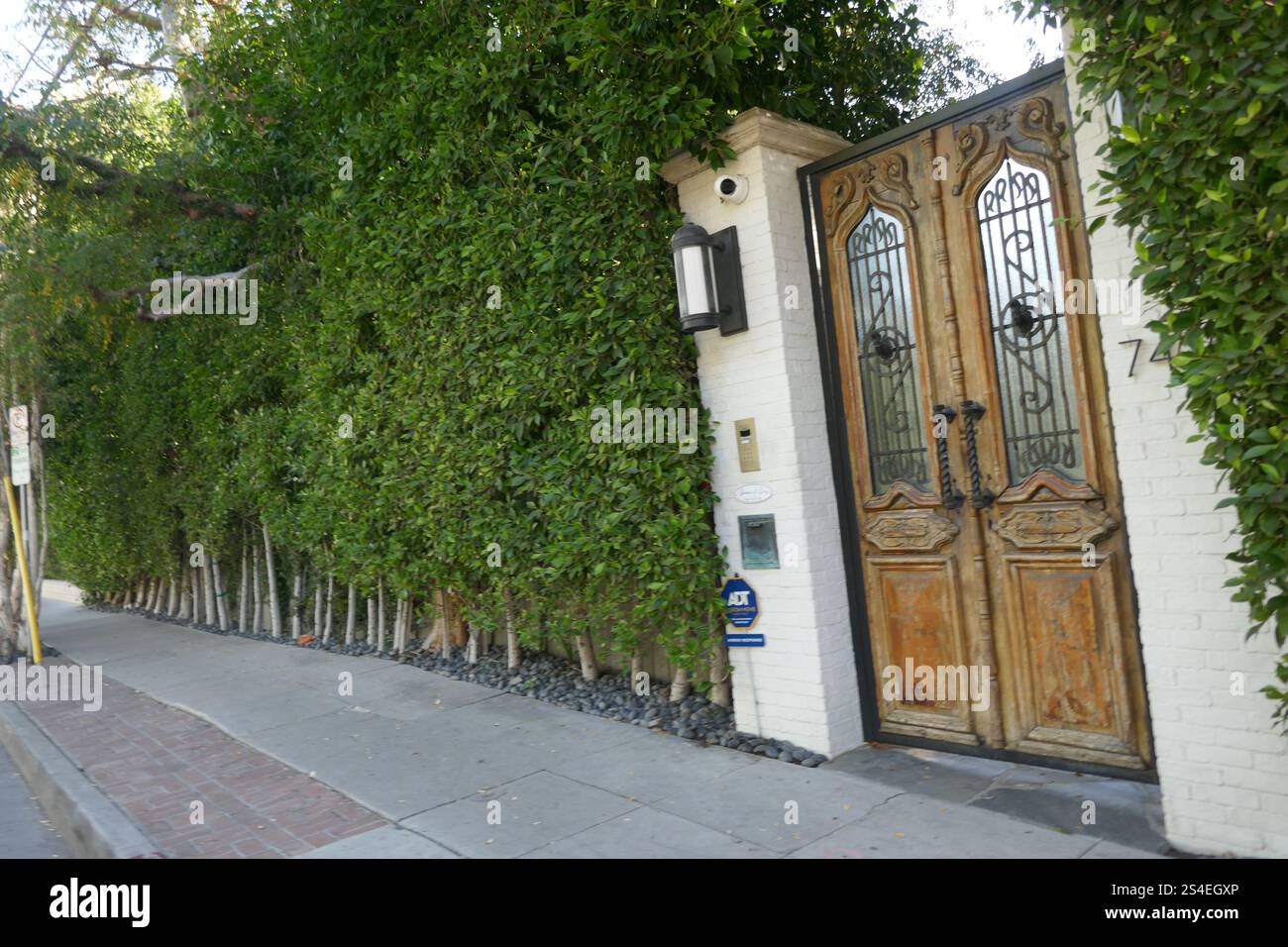 Los Angeles, California, USA 11th January 2025 Director/Screenwriter Preston Sturges Former home/house, and location of Actor/comedian Charlie Chaplin and first wife Mildred Harris Wedding at 7420 Franklin Avenue on January 11, 2025 n Los Angeles, California, USA. Photo by Barry King/Alamy Stock Photo Stock Photo