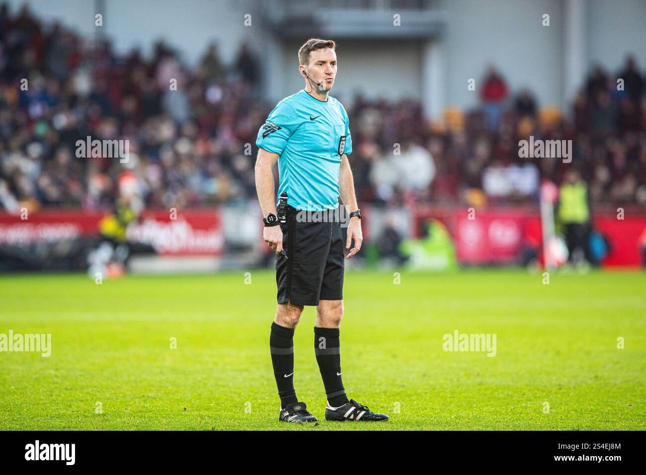 Ben Toner officiating in the FA Cup, Brentford FC VS Plymouth Argyle 11/01/25 Stock Photo