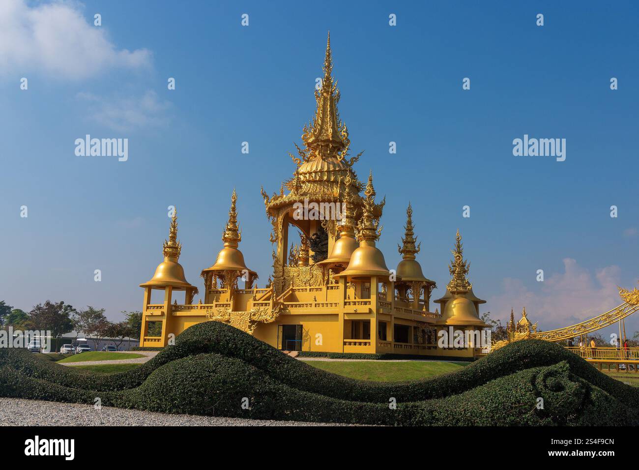 The White Temple in Chiang Rai, Thailand Stock Photo - Alamy