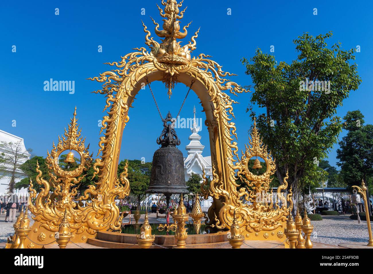 The White Temple in Chiang Rai, Thailand Stock Photo - Alamy