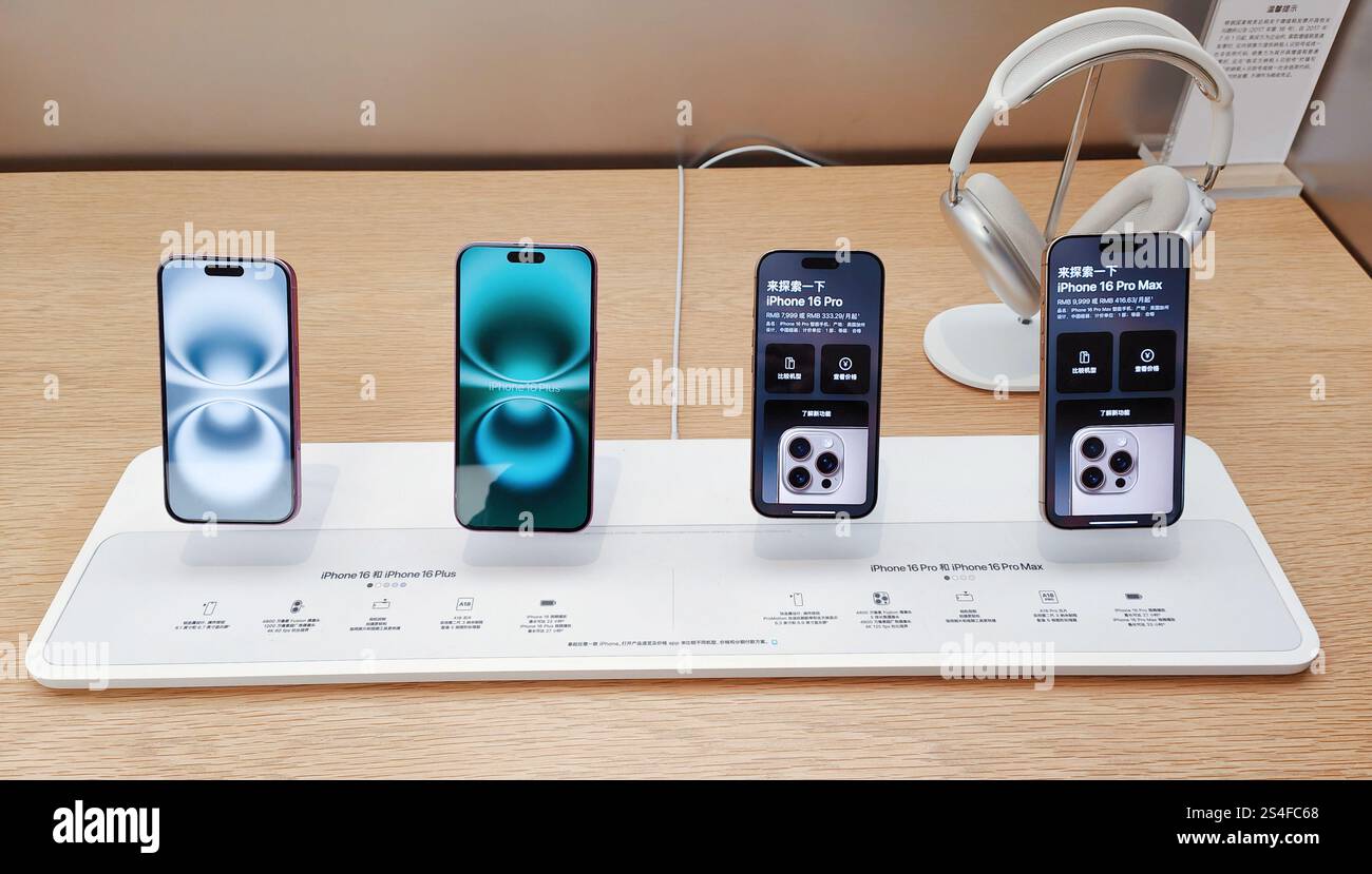 Iphone16 hi-res stock photography and images - Alamy