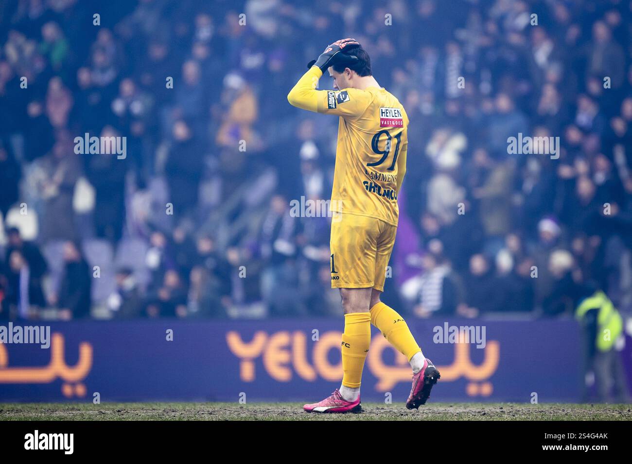 Antwerp, Belgium. 12th Jan, 2025. Antwerp's goalkeeper Senne Lammens pictured during a soccer game between Beerschot VA and Royal Antwerp FC, Sunday 12 January 2025 in Antwerp, on day 21 of the 2024-2025 season of 'Jupiler Pro League' first division of the Belgian championship. BELGA PHOTO KRISTOF VAN ACCOM Credit: Belga News Agency/Alamy Live News Stock Photo