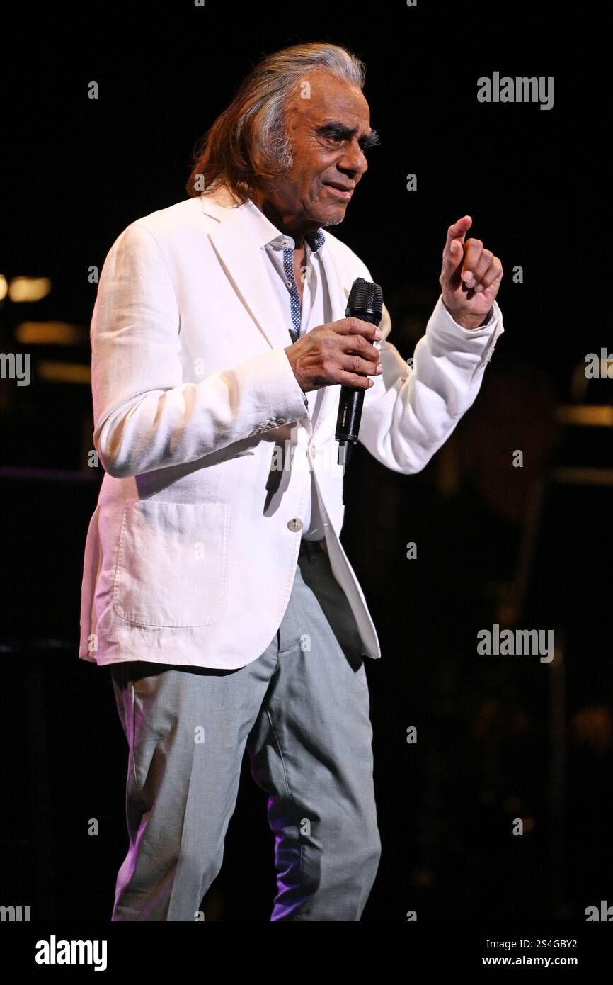 Fort Lauderdale FL, USA. 11th Jan, 2025. Johnny Mathis performs at The ...