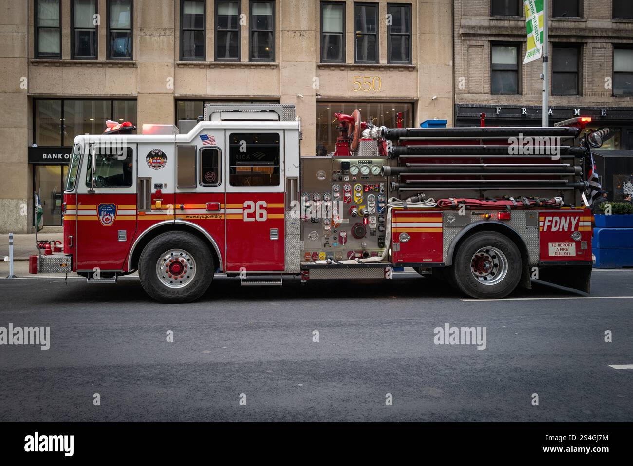 Ladder truck fdny fire department hi-res stock photography Ladder truck fdny fire department hi-res stock photography