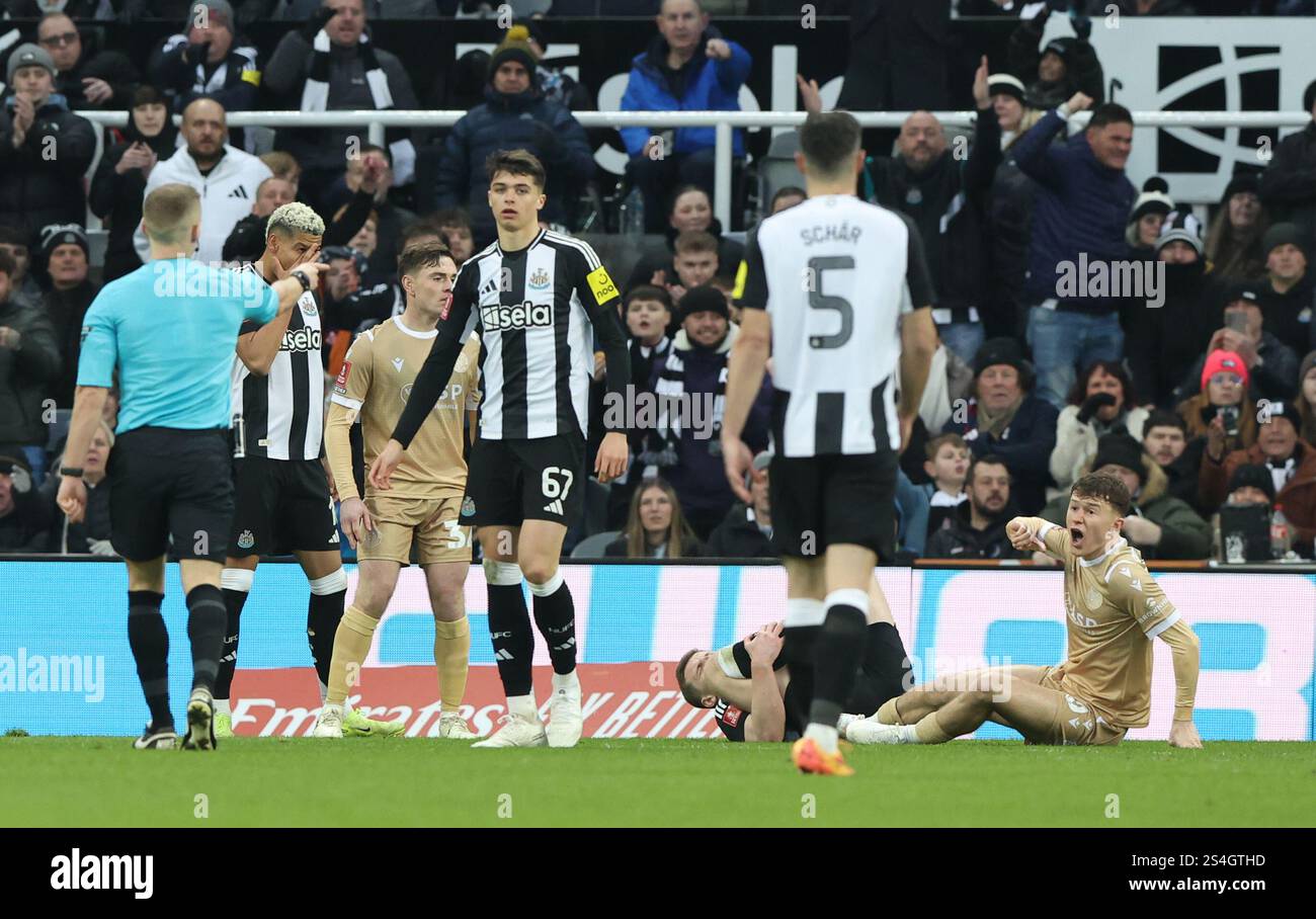 Newcastle Upon Tyne, England, 12th January 2025. Players of Bromley ...