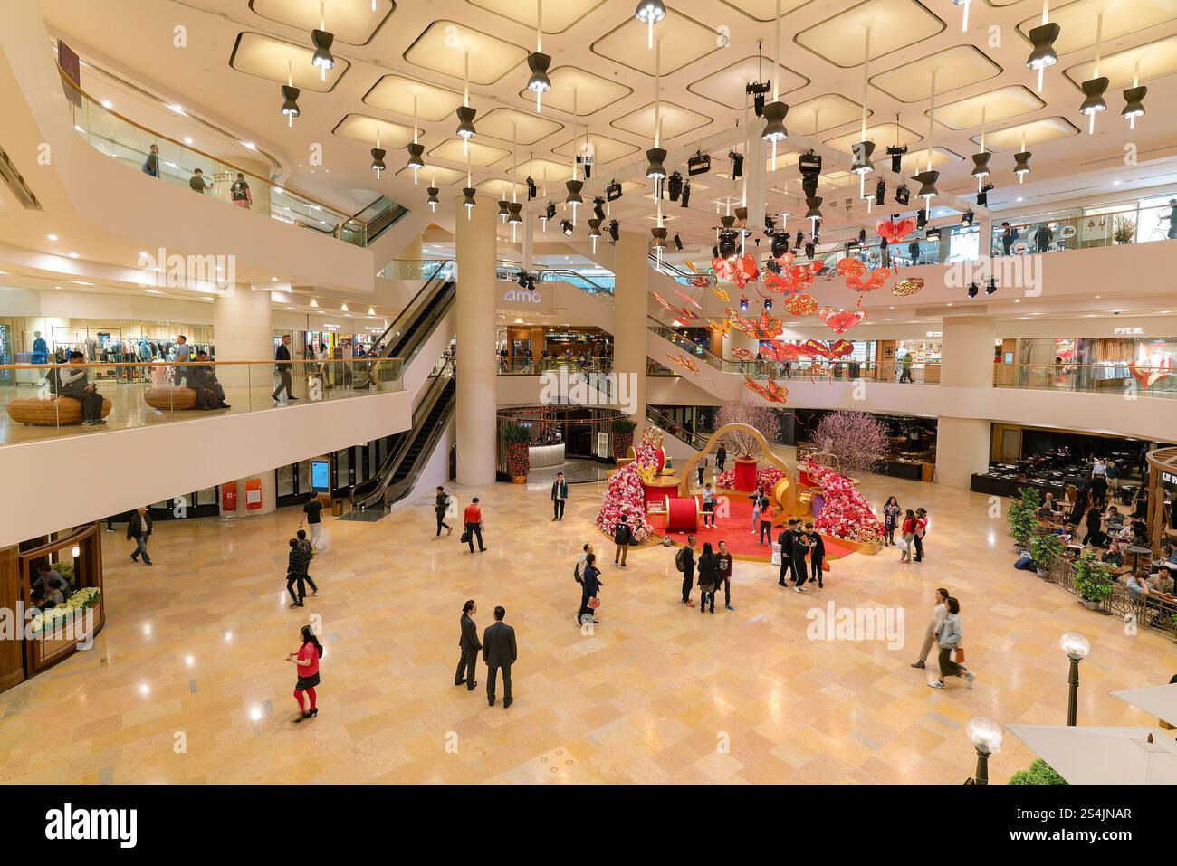 Hong kong shopping mall ceiling hi-res stock photography and images - Alamy