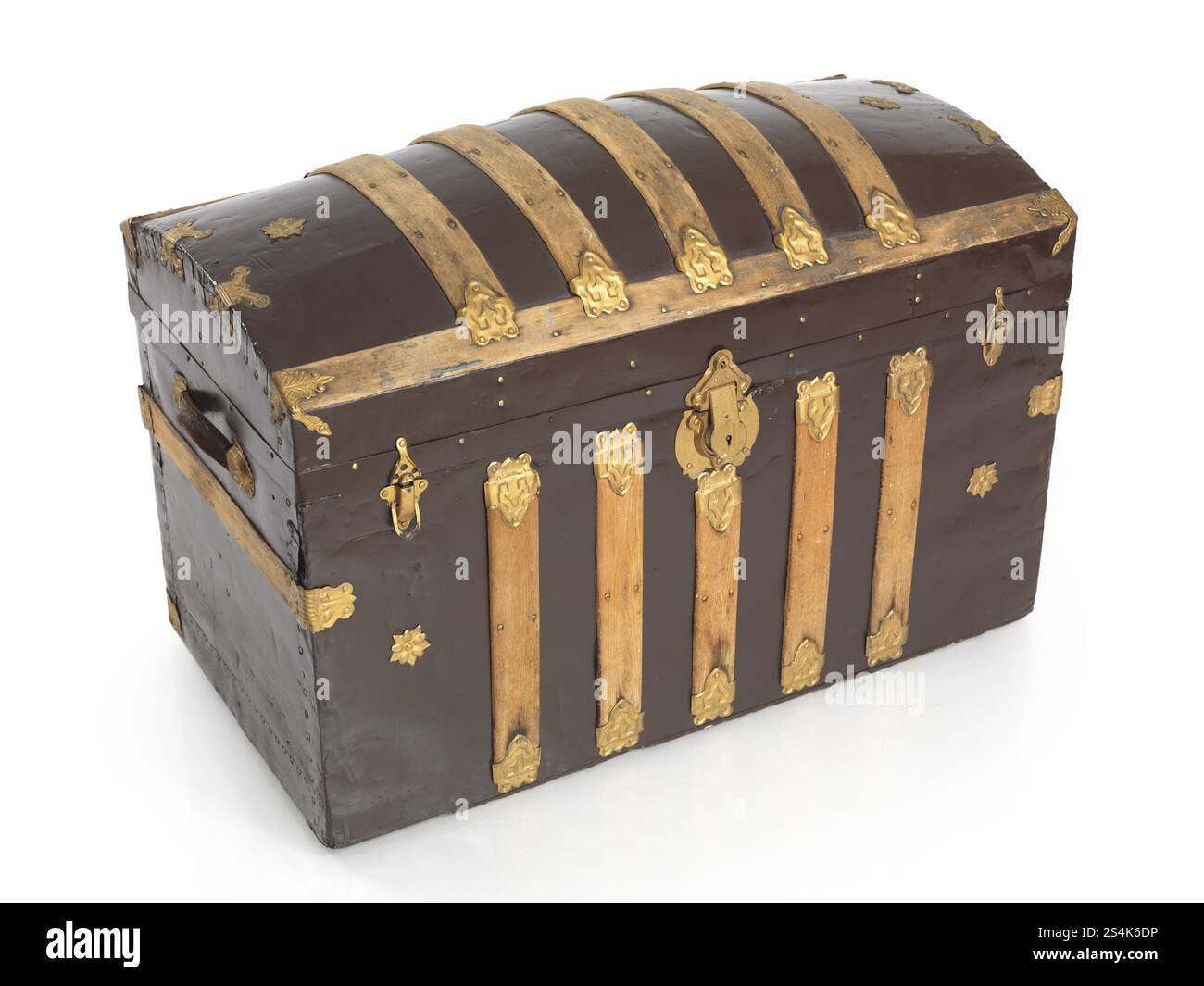 Treasure chest isolated on white background Stock Photo - Alamy