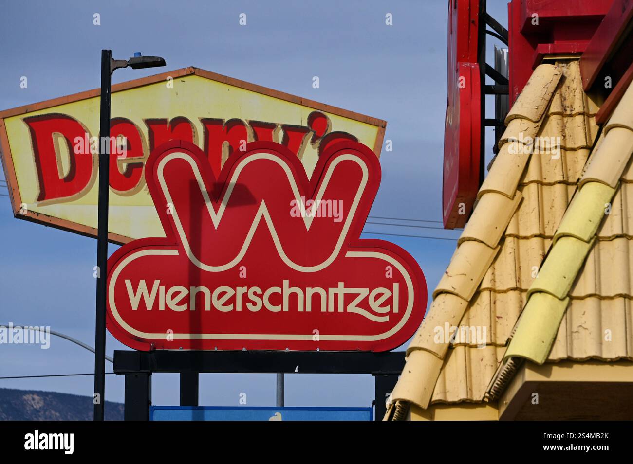 Wienerschnitzel restaurant hi-res stock photography and images - Alamy