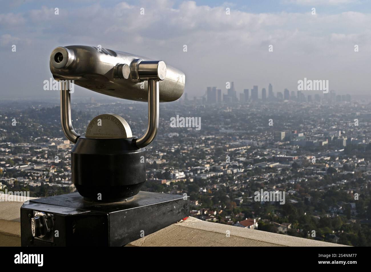 Observatory View View of Los Angeles from the Griffith Observatory, Los Angeles ...