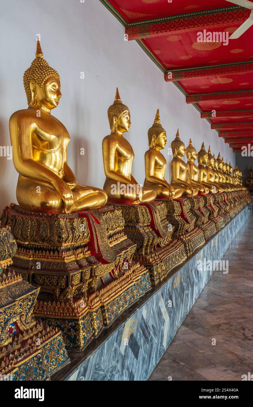 Wat Pho - The Temple of the Reclining Buddha in Bangkok Stock Photo - Alamy