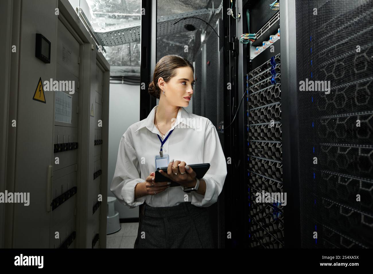 Security Server Operation Modern security operations center hi-res stock photography and images ...