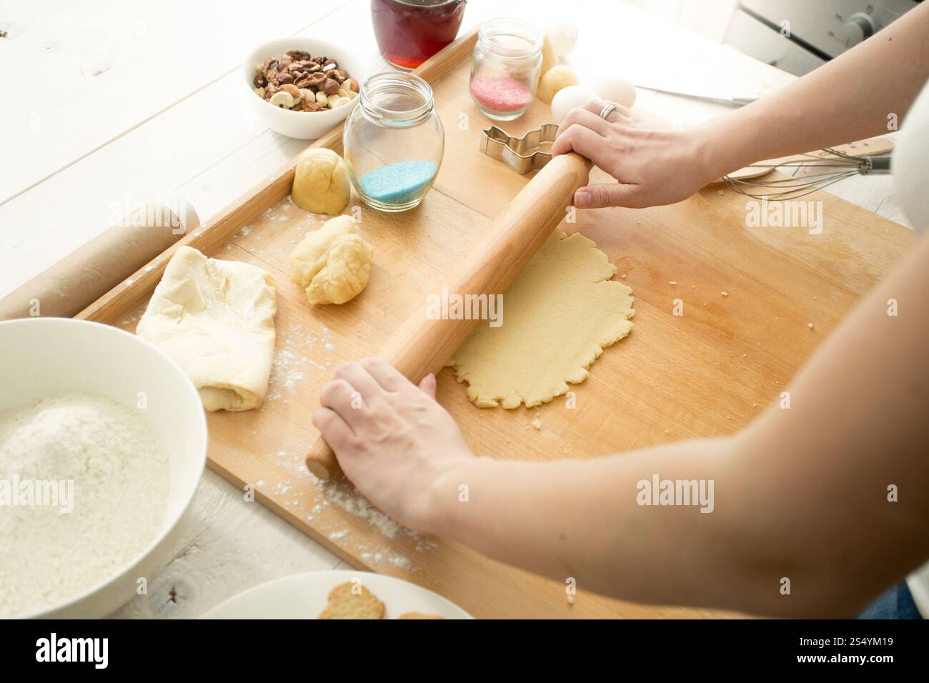 Woman kneading dough wooden hi-res stock photography and images - Alamy