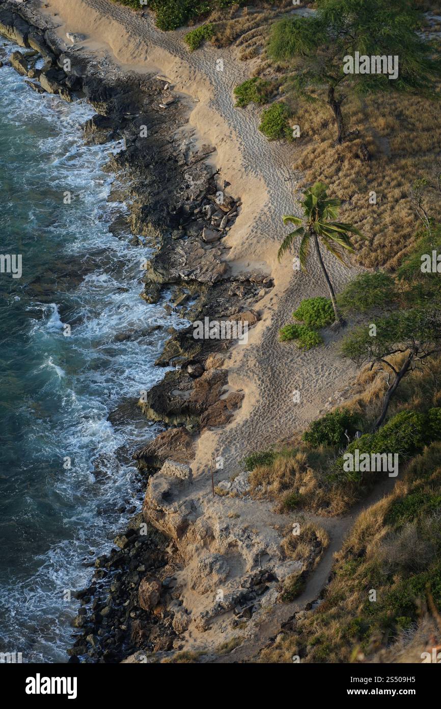 Aerial view hawaiian beach golden hi-res stock photography and images ...