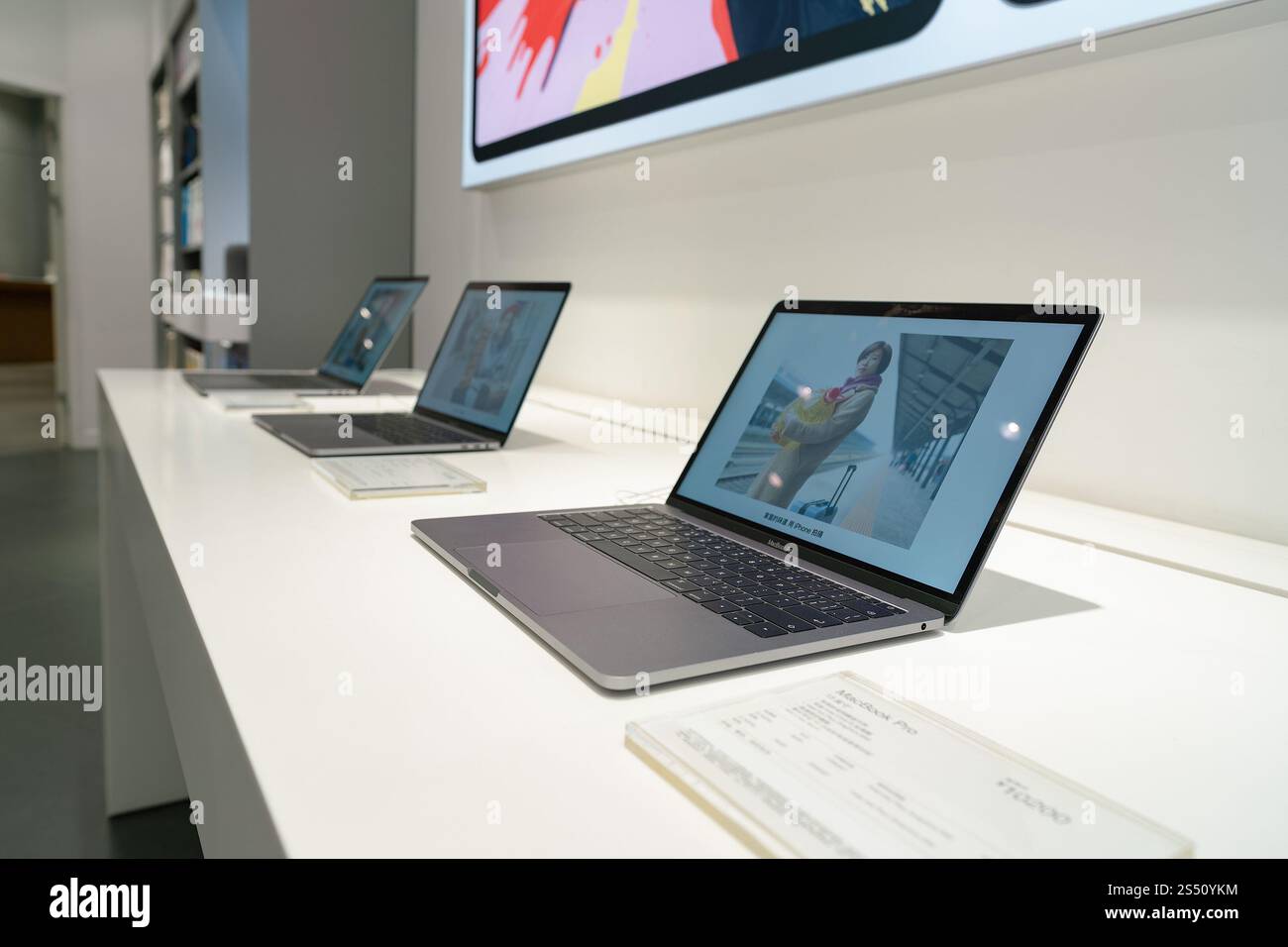 Macbook pro 2019 hi-res stock photography and images - Alamy Macbook pro 2019 hi-res stock photography and images - Alamy