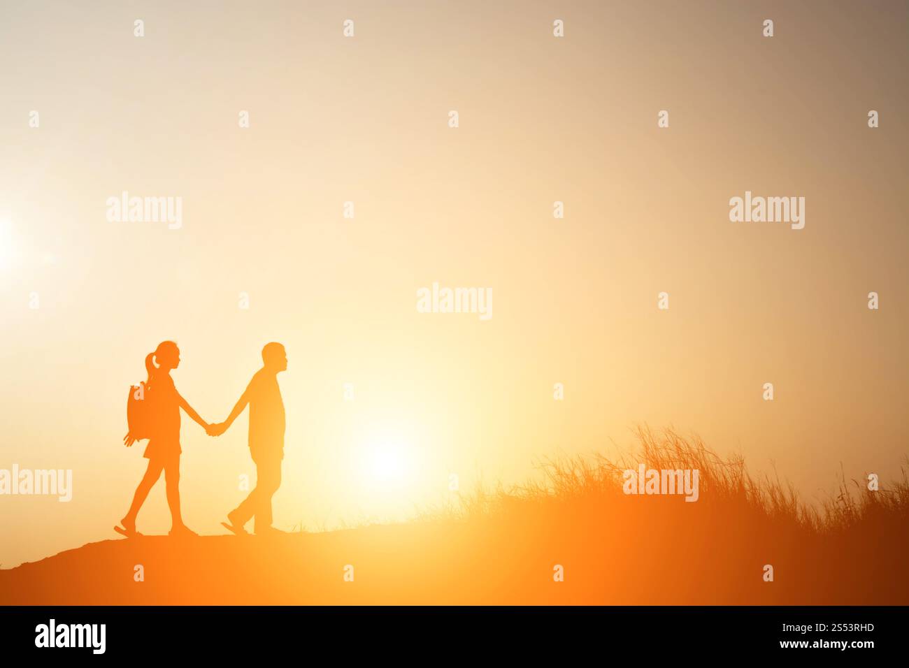 Kissing couple silhouette hi-res stock photography and images - Alamy