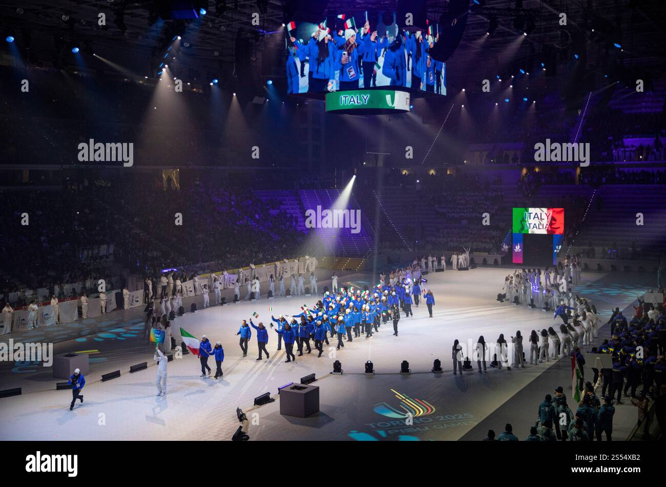 (250114) TURIN, Jan. 14, 2025 (Xinhua) Members of Italian