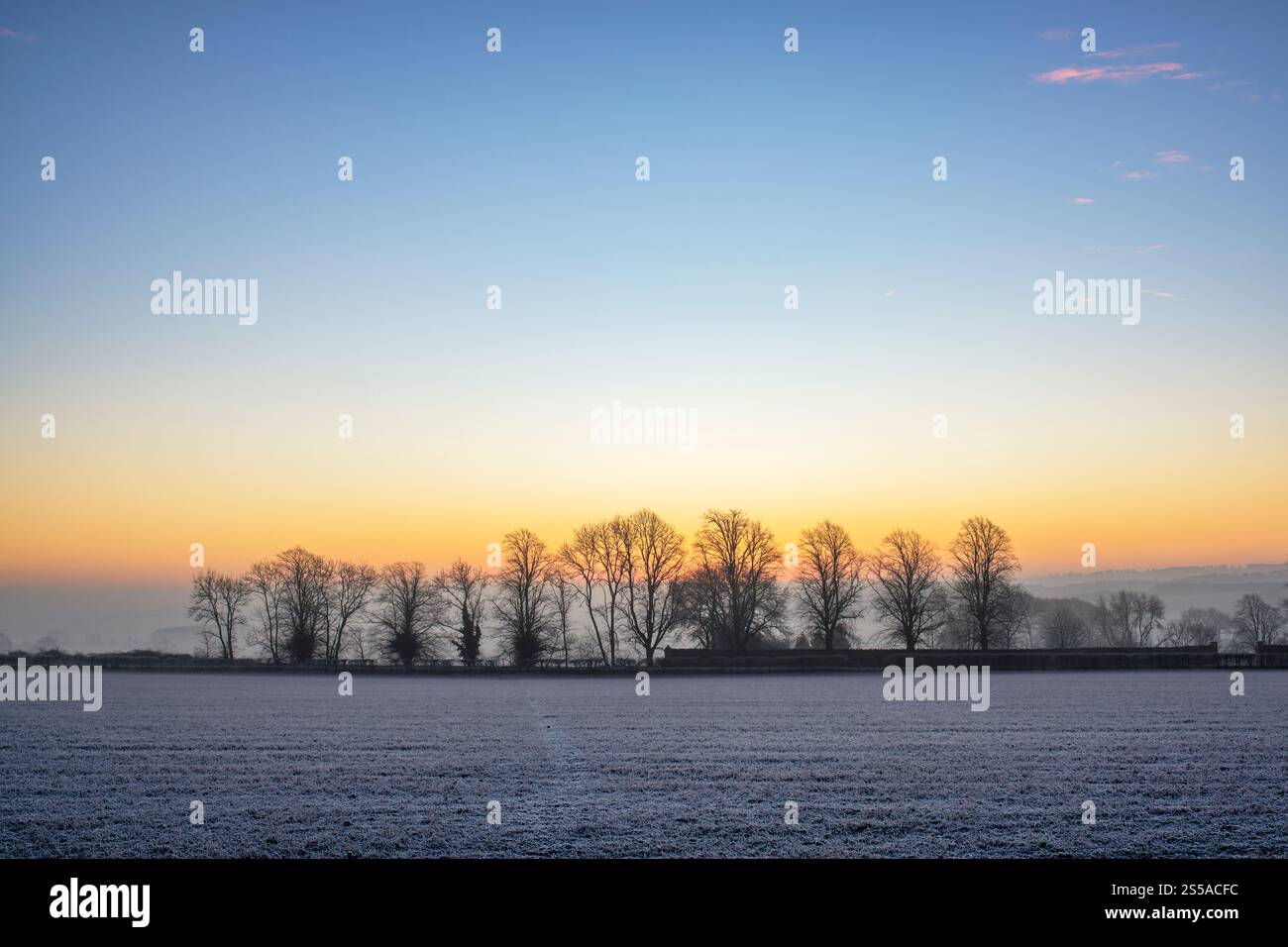 Frosty winter sunrise in the Cotswolds, Gloucestershire, England Stock Photo