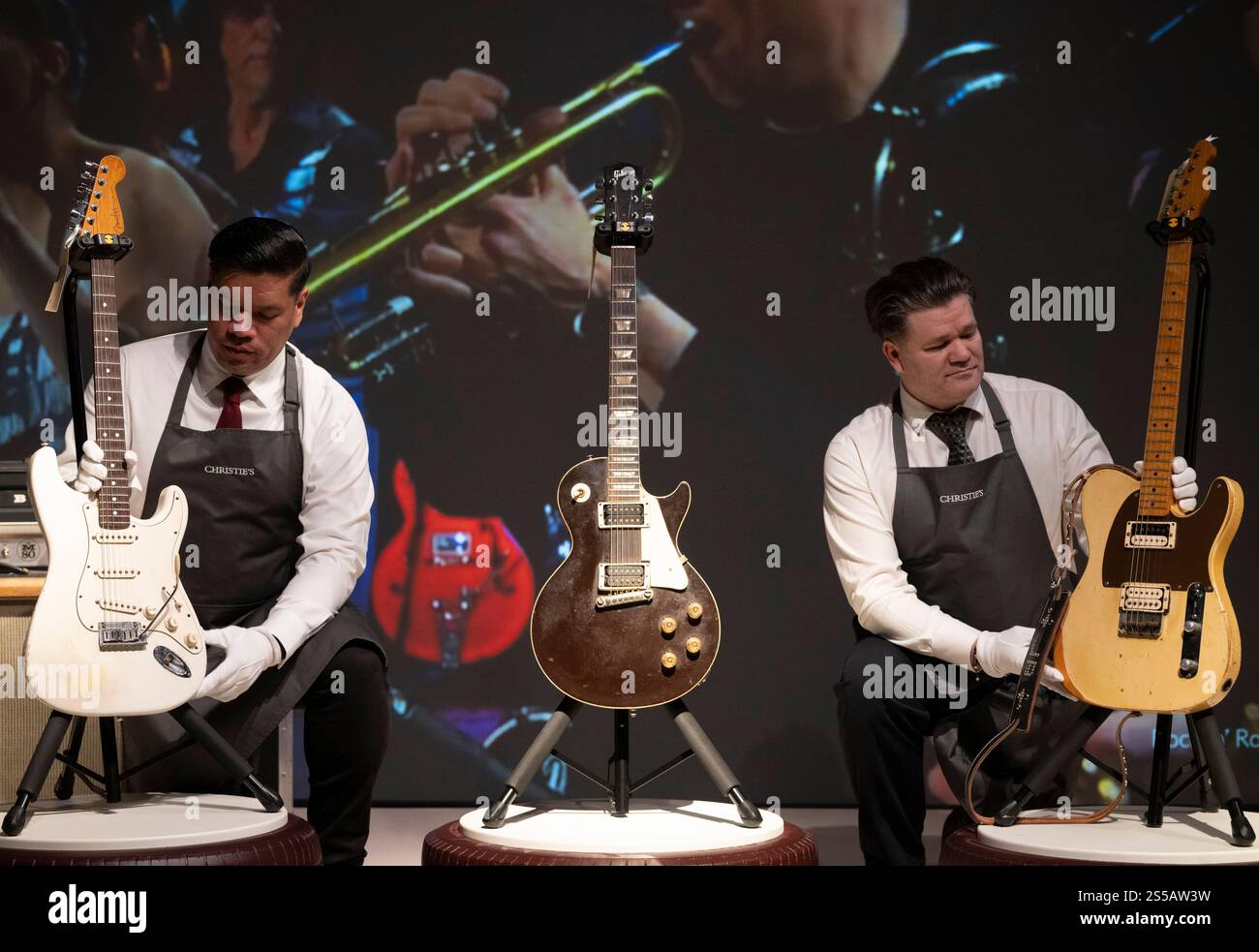 Jeff beck stratocaster hi-res stock photography and images Jeff beck stratocaster hi-res stock photography and images