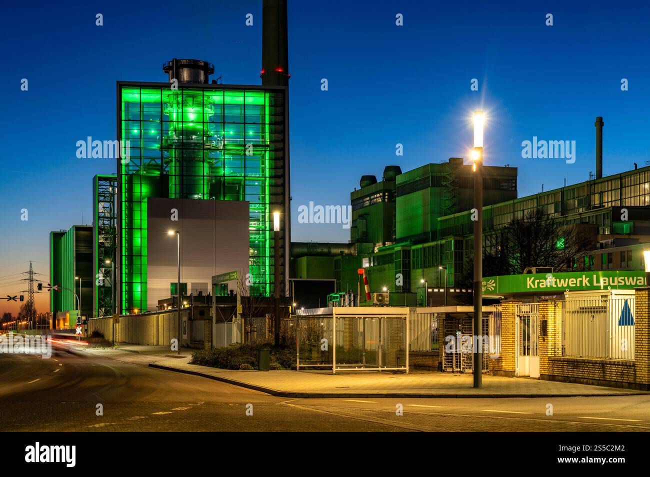 Gas turbine electrical power plant hi-res stock photography and images ...