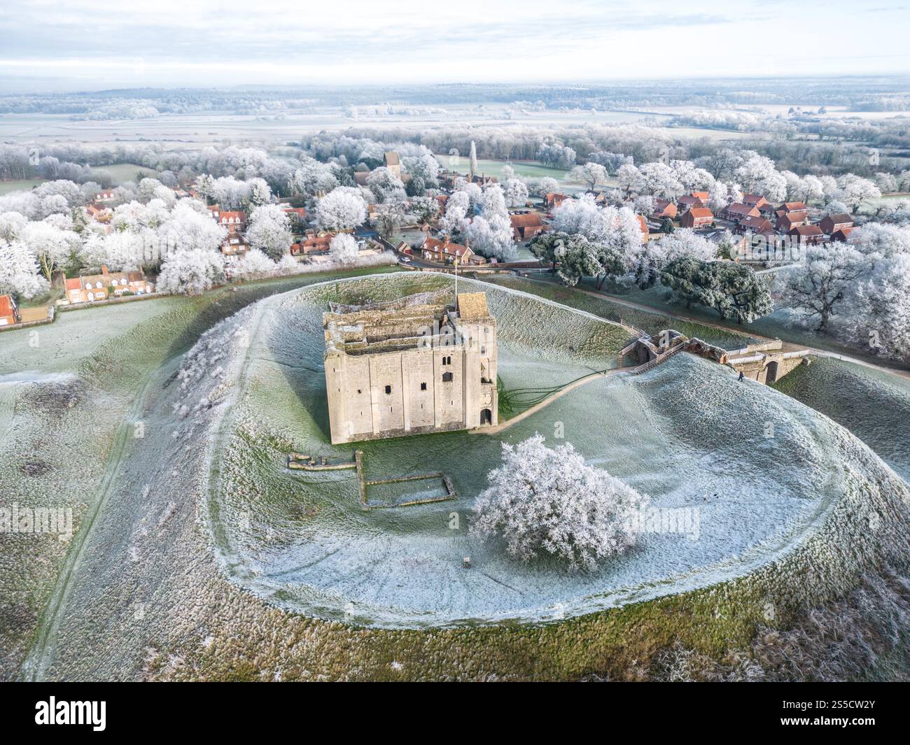 Contours Castle Rising Sandringham, UK. 12th Jan, 2025. The ruins of Castle Rising are ...