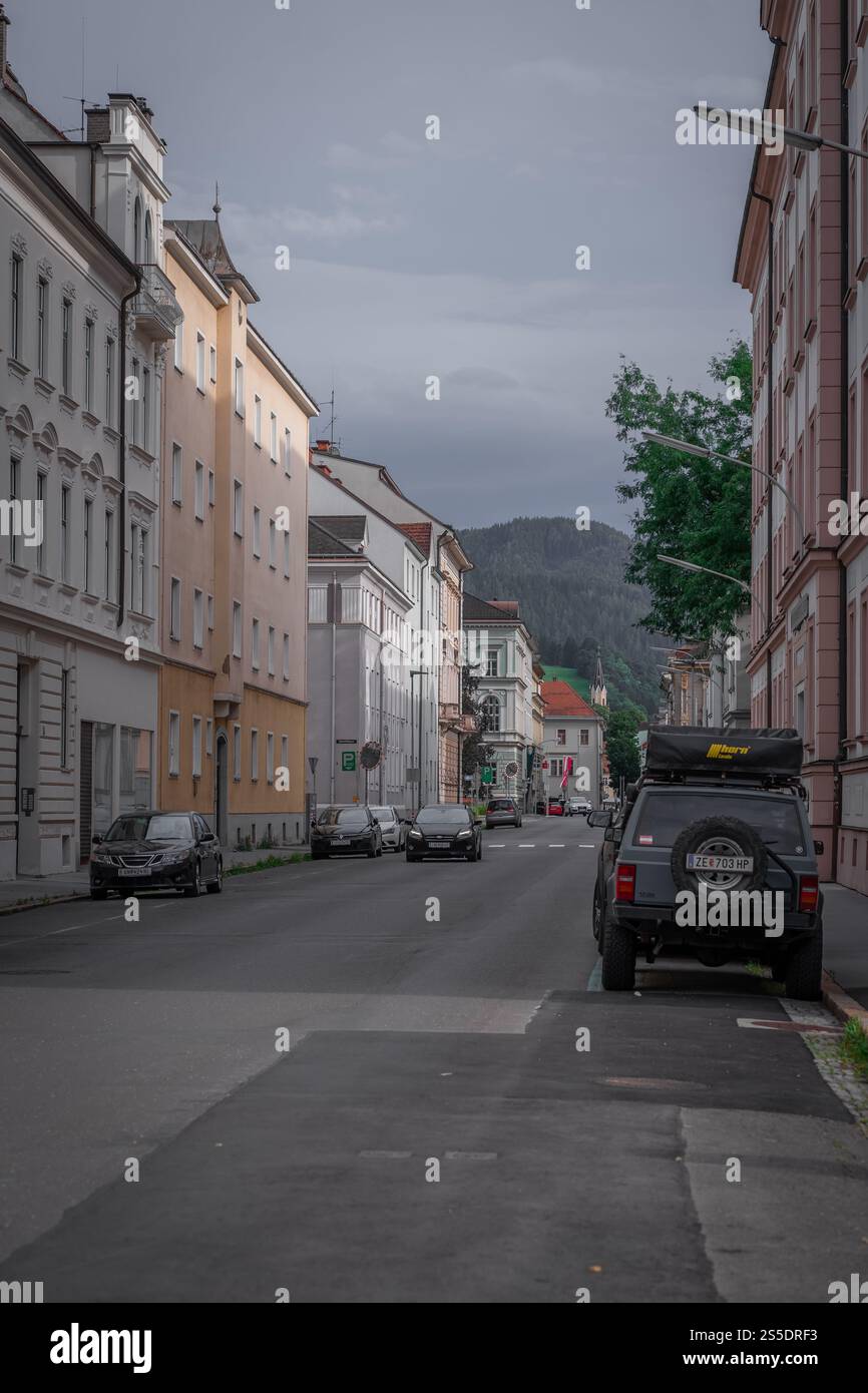 Parked cars car architecture hi-res stock photography and images - Alamy