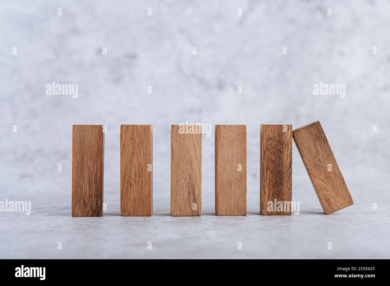 Arrange Blocks Game Wooden blocks, used for domino games, Arrange in rows Stock Photo - Alamy