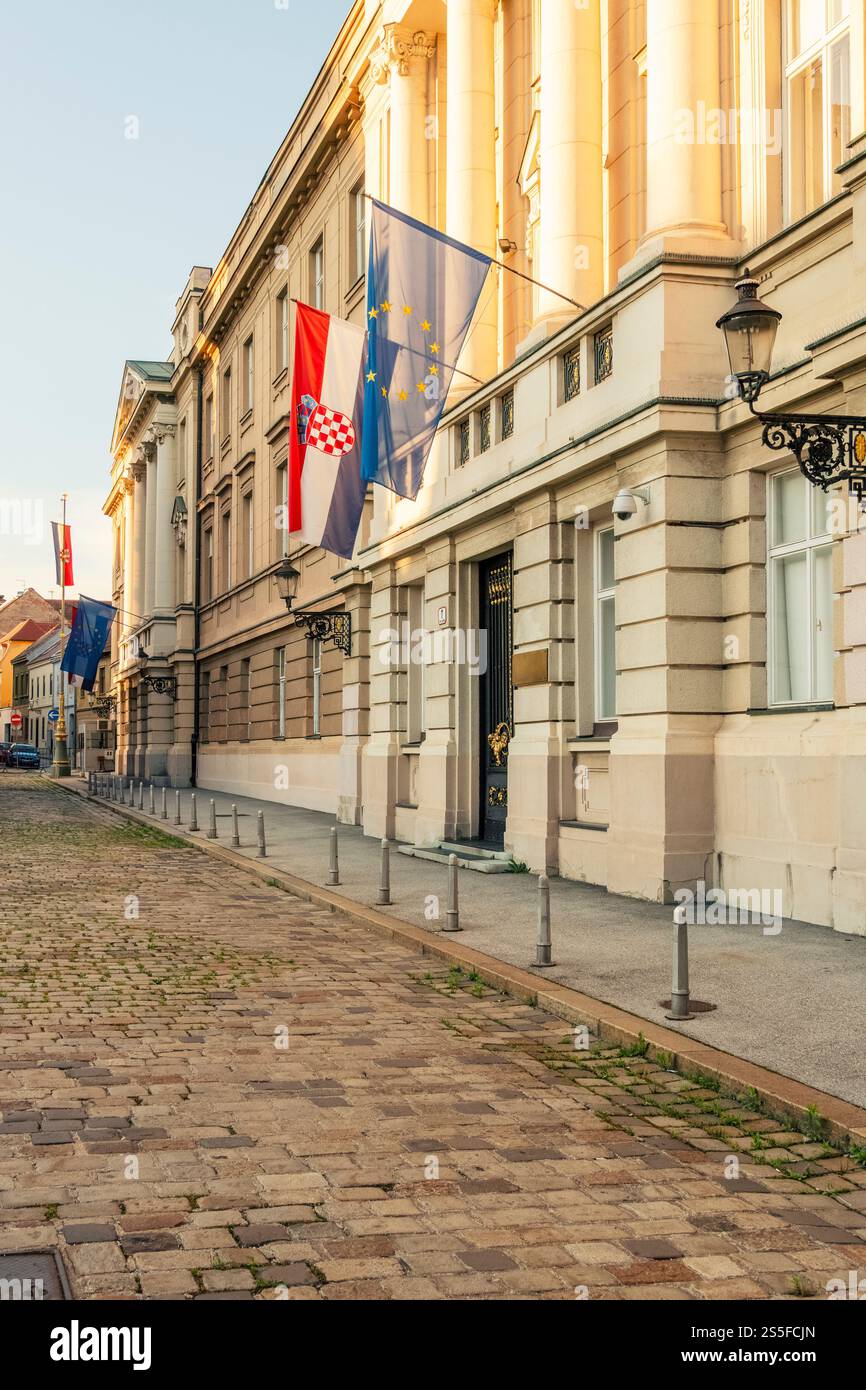 Grand building adorned flags hi-res stock photography and images - Alamy