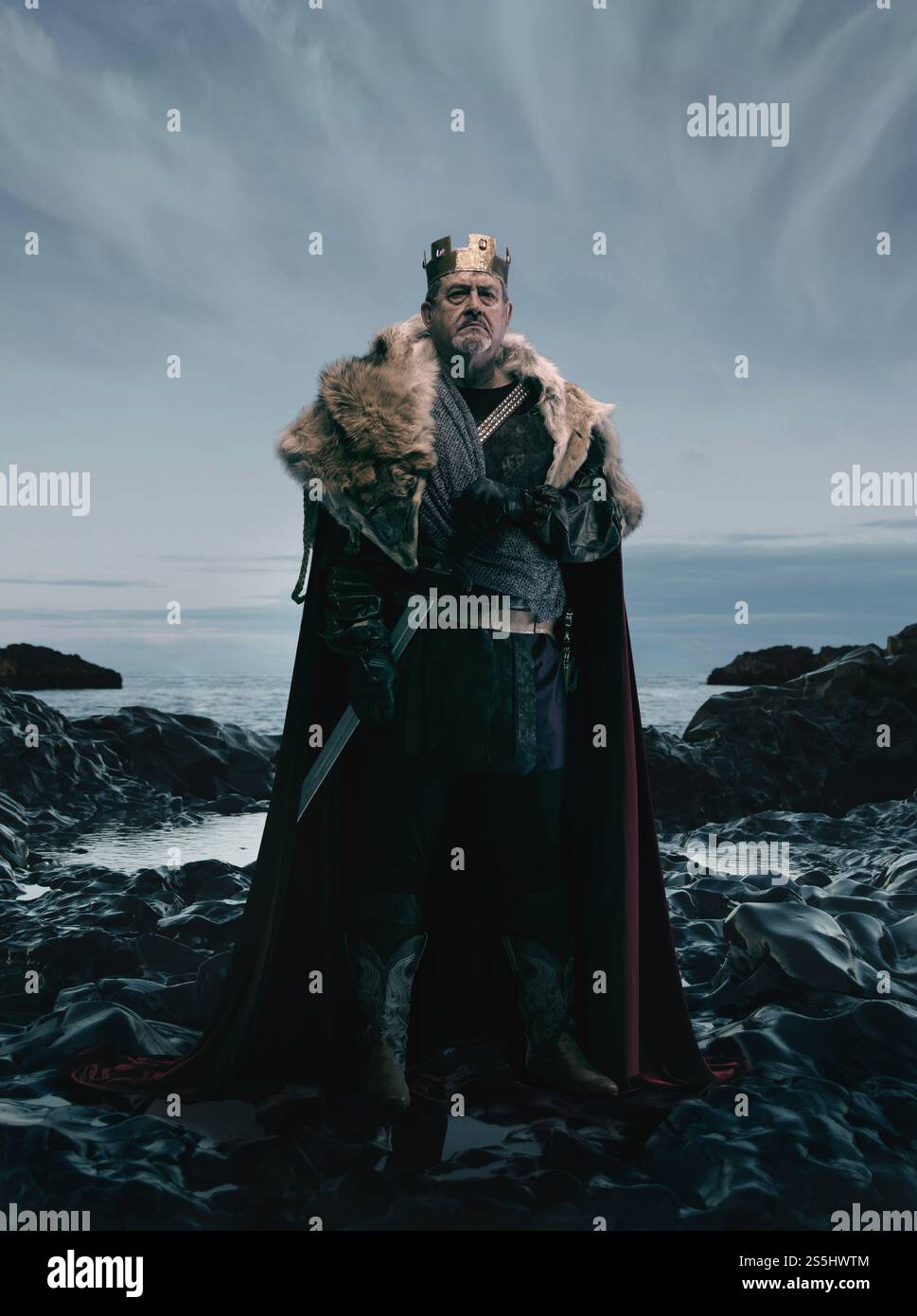 Fur cloak hi-res stock photography and images - Alamy