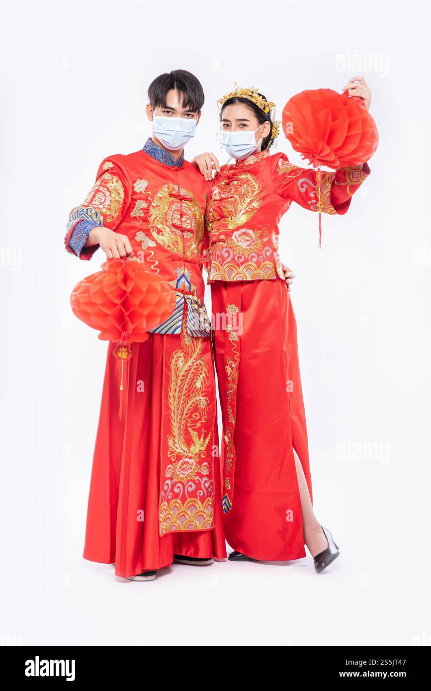 Chinese women face masks hi-res stock photography and images - Alamy