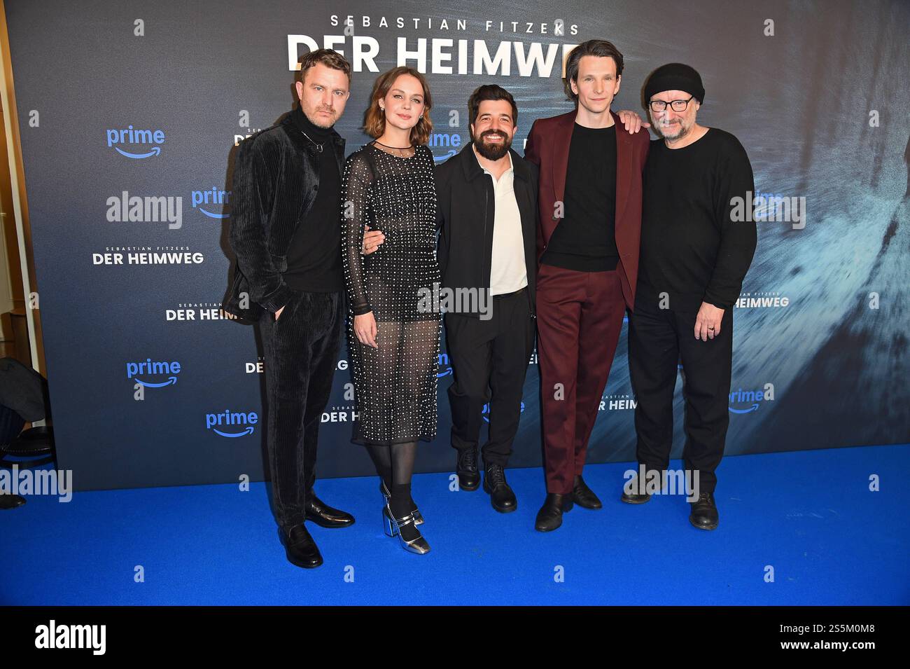 Friedrich Mücke, Luise Heyer, Adolfo J. Kolmerer, Sabin Tambrea, Rainer Bock bei der Premiere von Sebastian Fitzeks DER HEIMWEG im Delphi Filmpalast in Berlin am 14.01.2025 *** Friedrich Mücke, Luise Heyer, Adolfo J Kolmerer, Sabin Tambrea, Rainer Bock at the premiere of Sebastian Fitzeks DER HEIMWEG at the Delphi Filmpalast in Berlin on 14 01 2025 Stock Photo