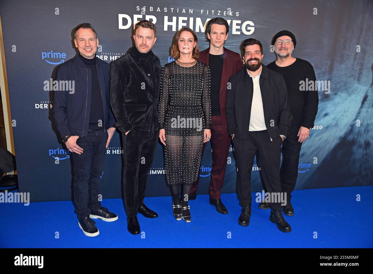 Sebastian Fitzek, Friedrich Mücke, Luise Heyer, Sabin Tambrea, Adolfo J. Kolmerer, Rainer Bock bei der Premiere von Sebastian Fitzeks DER HEIMWEG im Delphi Filmpalast in Berlin am 14.01.2025 *** Sebastian Fitzek, Friedrich Mücke, Luise Heyer, Sabin Tambrea, Adolfo J Kolmerer, Rainer Bock at the premiere of Sebastian Fitzeks DER HEIMWEG at the Delphi Filmpalast in Berlin on 14 01 2025 Stock Photo