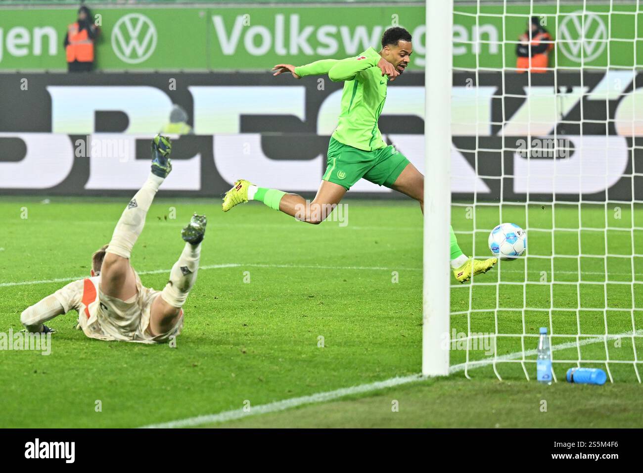 Wolfsburg, Germany. 14th Jan, 2025. Soccer, Bundesliga, VfL Wolfsburg ...