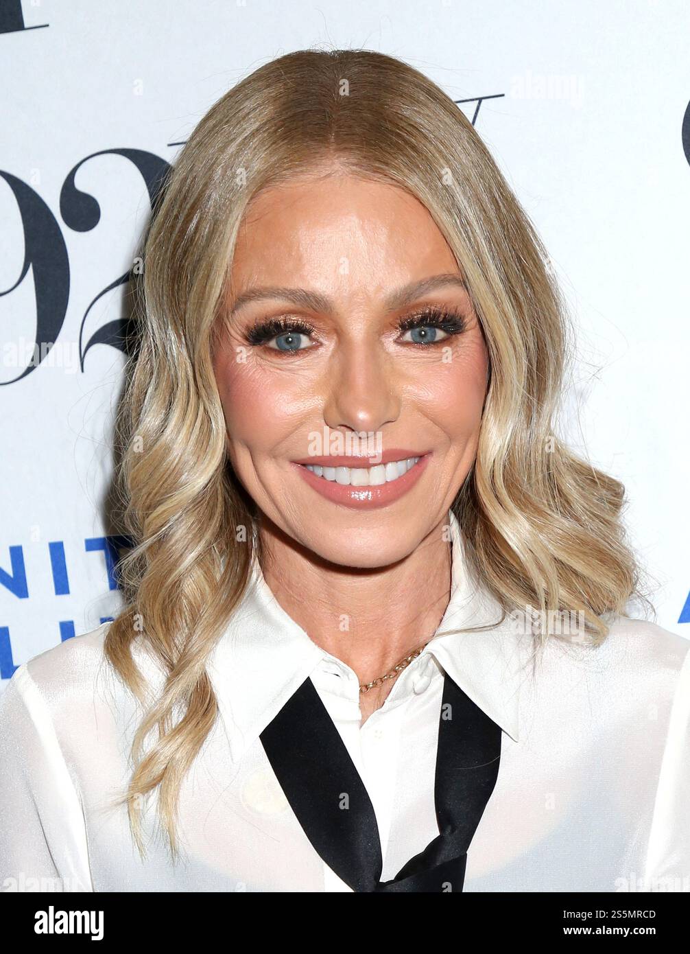 New York City USA 14th Jan 2025 Kelly Ripa Attending Susan Lucci In New York City Usa 14th Jan 2025 Kelly Ripa Attending Susan Lucci In With Andy Cohen All My Children At 55 Held At The The 92nd Street Y New York On January 14 2025 In New York City Ny Steven Bergmanaff Usacom Credit Affalamy Live News 2S5MRCD 