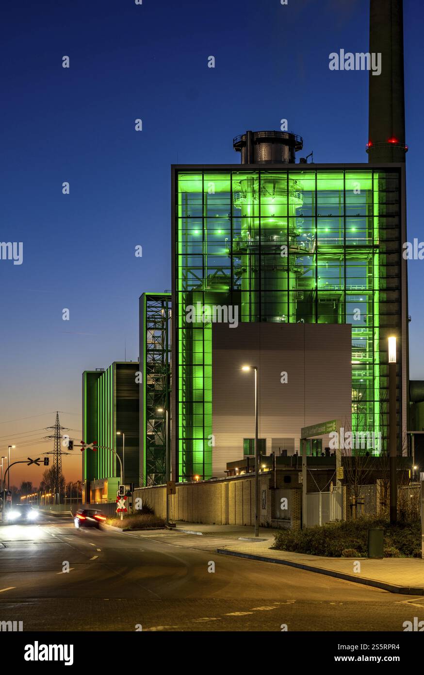 The Lausward combined heat and power plant in Duesseldorf, gas and ...