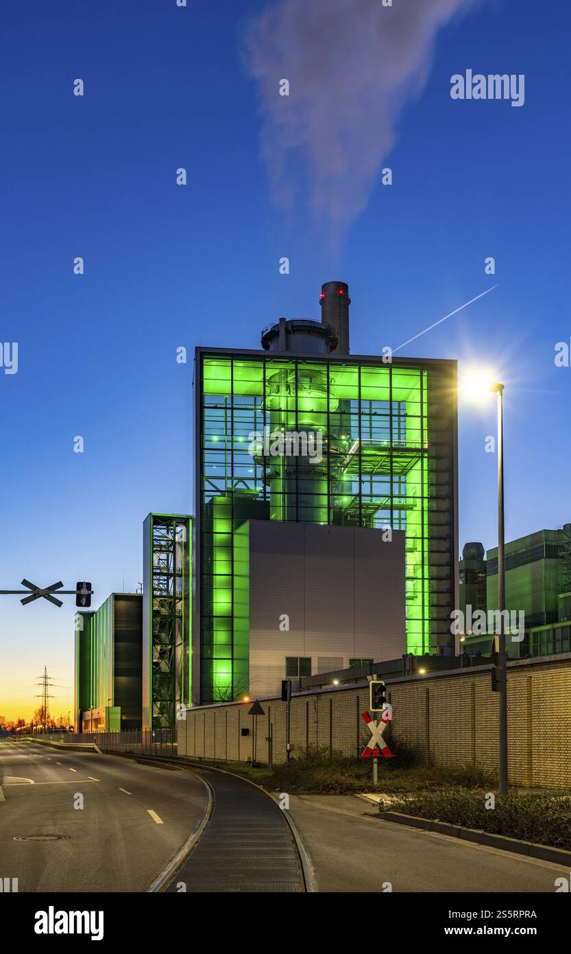 The Lausward combined heat and power plant in Duesseldorf, gas and ...