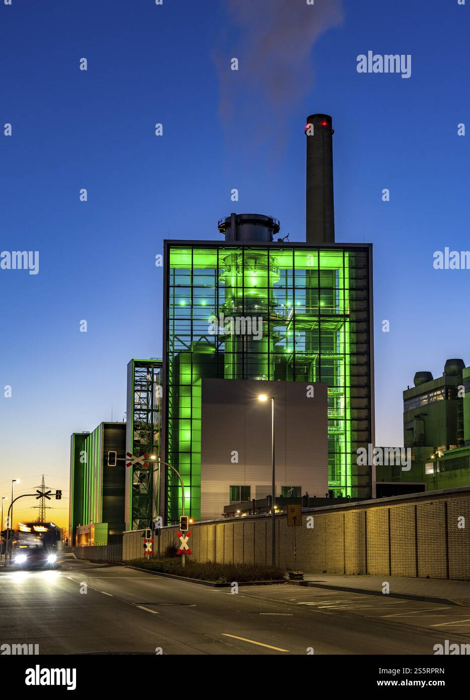 The Lausward combined heat and power plant in Duesseldorf, gas and ...
