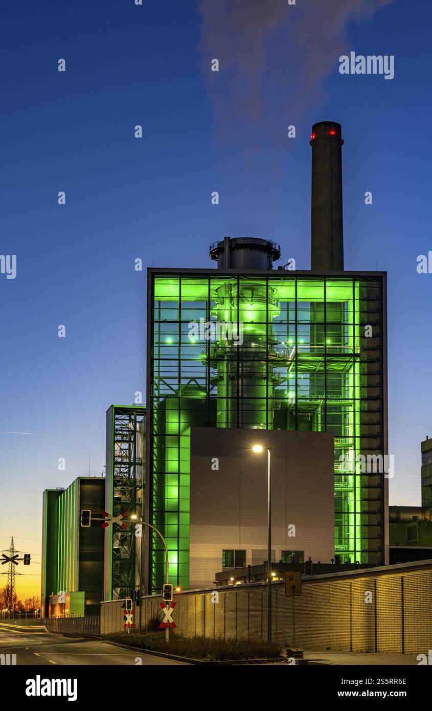 The Lausward combined heat and power plant in Duesseldorf, gas and ...