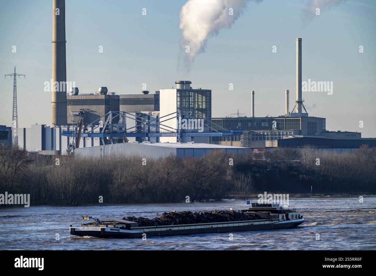 The Lausward combined heat and power plant in Duesseldorf, gas and ...
