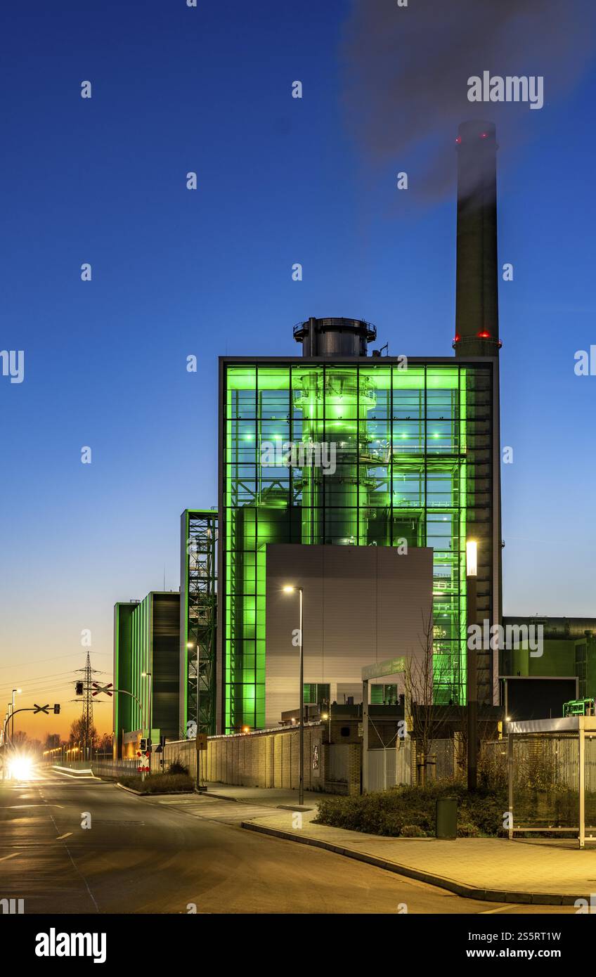 The Lausward combined heat and power plant in Duesseldorf, gas and ...
