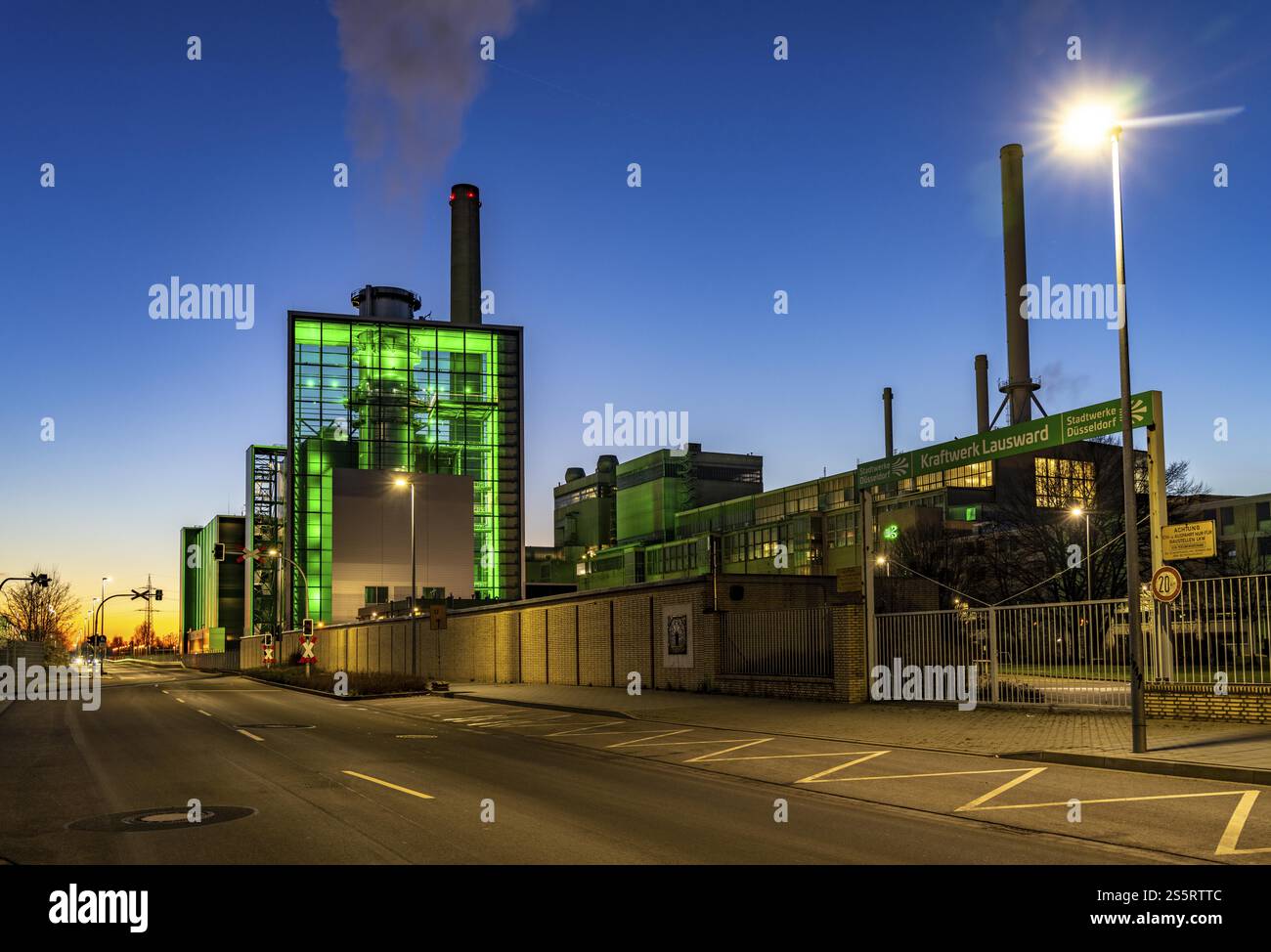 The Lausward combined heat and power plant in Duesseldorf, gas and ...